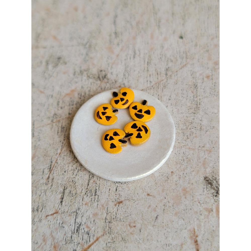 Vintage miniature Halloween pumpkin cookies plate dollhouse accessory set